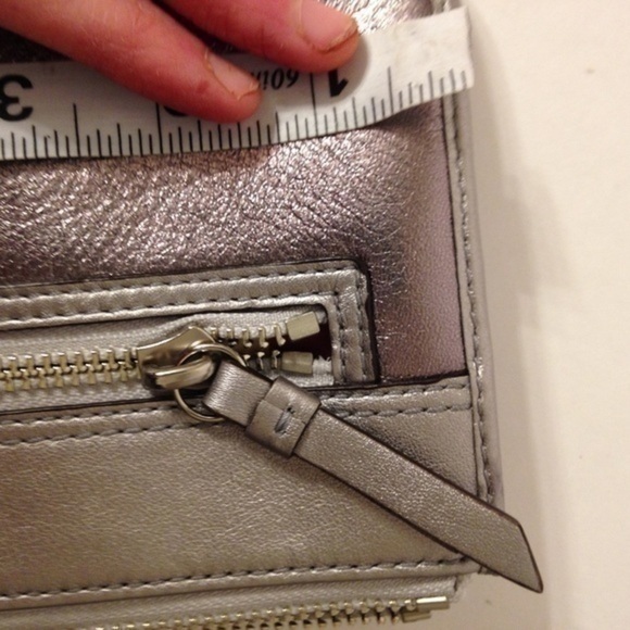👛 COACH 👛 two tone silver wristlet